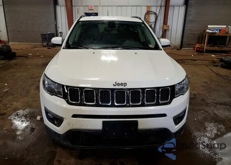 2019 Jeep Compass Latitude z USA, uszkodzony, nr VIN 3C4NJDBB4KT690639